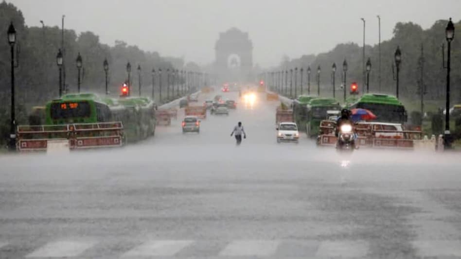 Delhi Rain today: दिल्ली-NCR में जमकर बरस रहा है सावन