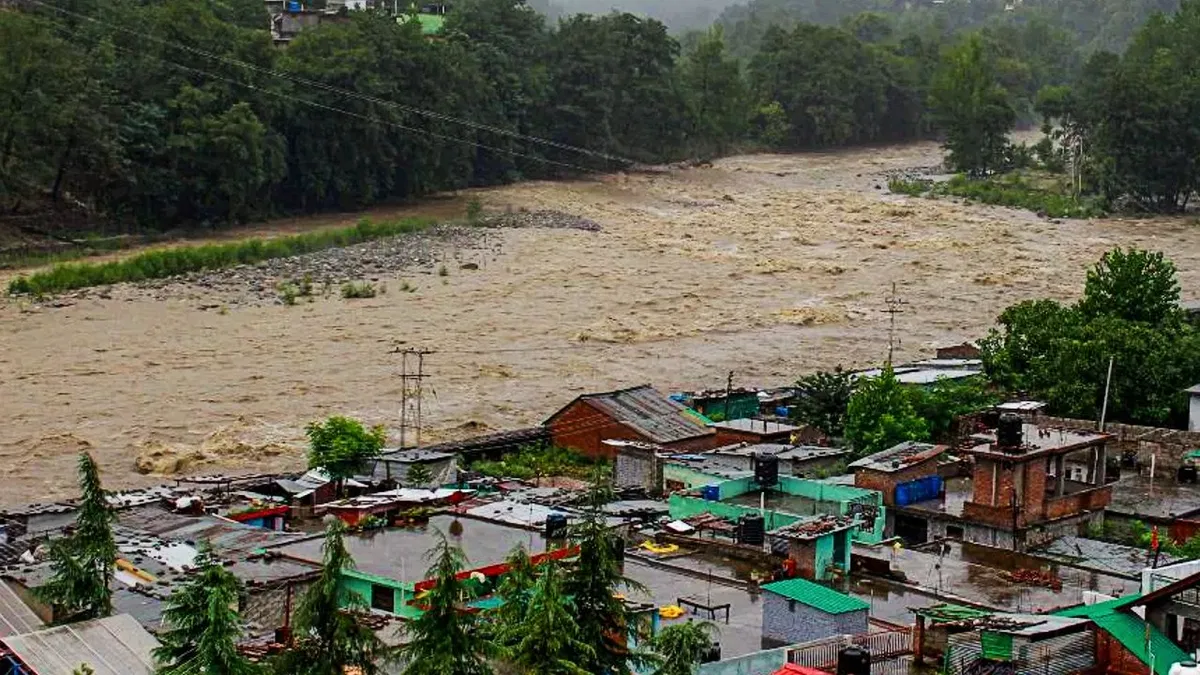 Today News 2023: उत्तराखंड में भारी बारिश से अगले 5 दिन राहत नहीं, यात्राएं रोकी गईं