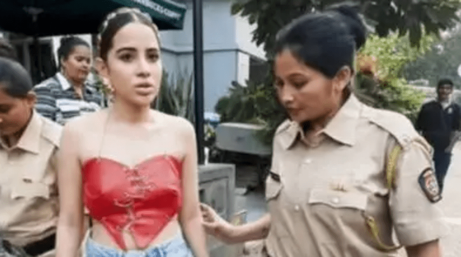 Today Update  Urfi Javed Mumbai Police :  उर्फी को पुलिस ने किया गिरफतार सोशल मीडिया पर उर्फी का एक वीडियो काफी तेजी से वायरल हो रहा है