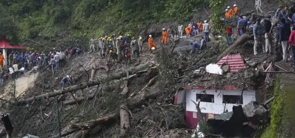 Himachal Pradesh Kullu Cloudburst : हिमाचल प्रदेश में बादल फटने से भारी तबाही कुल्लू और मंडी में लापता लोग राहत कार्य जारी